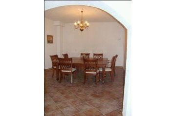 Hrvatska Privát Osijek, Eksterijer